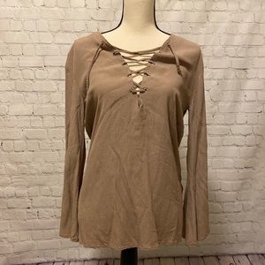 Elan Long Sleeved Front Tie Up Blouse